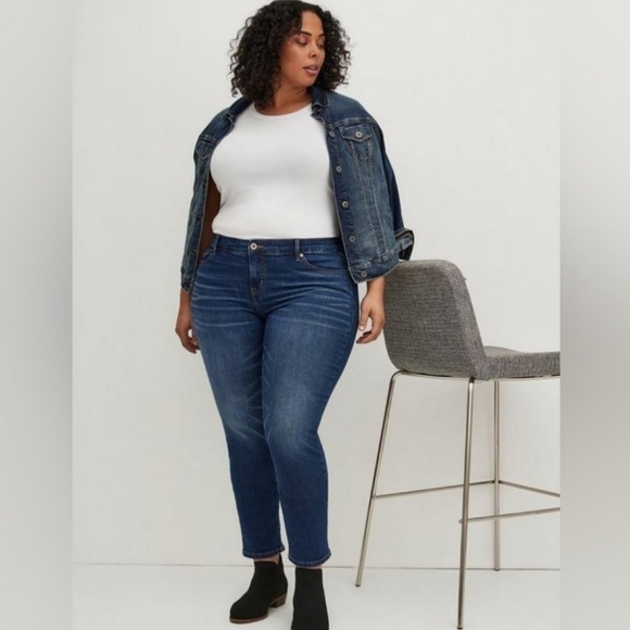 Torrid Darkwash Straight Leg Ankle Jeans With Stretch 22R - Picture 1 of 11